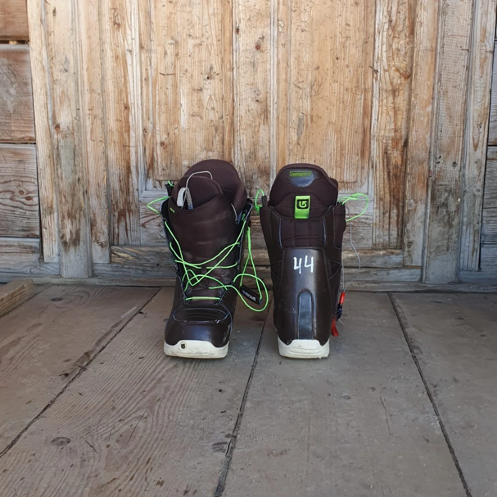 boots ad 2.jpeg
